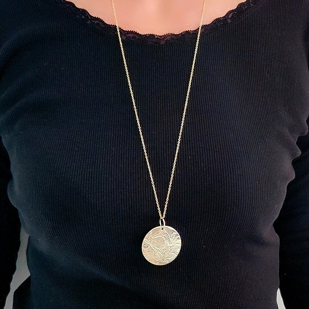 Collier Sautoir en Plaqué Or motif dentelle