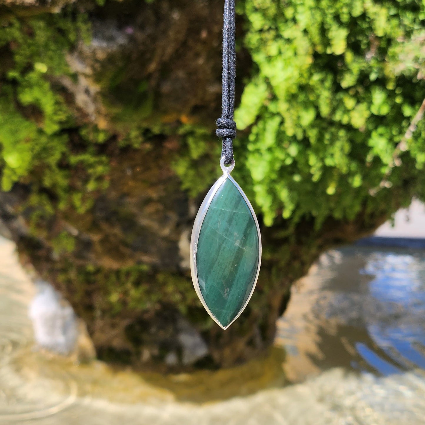 Collier Rivière en Argent Massif et Jade. Pièce unique