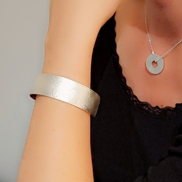 Bracelet Manchette en Argent Massif, motif dentelle