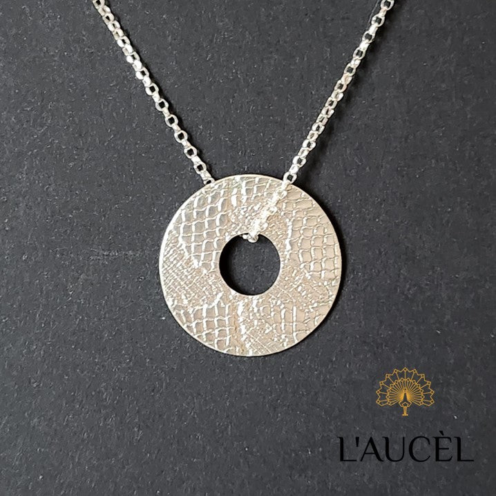 Collier en Argent Massif avec pendentif double face, motif dentelle
