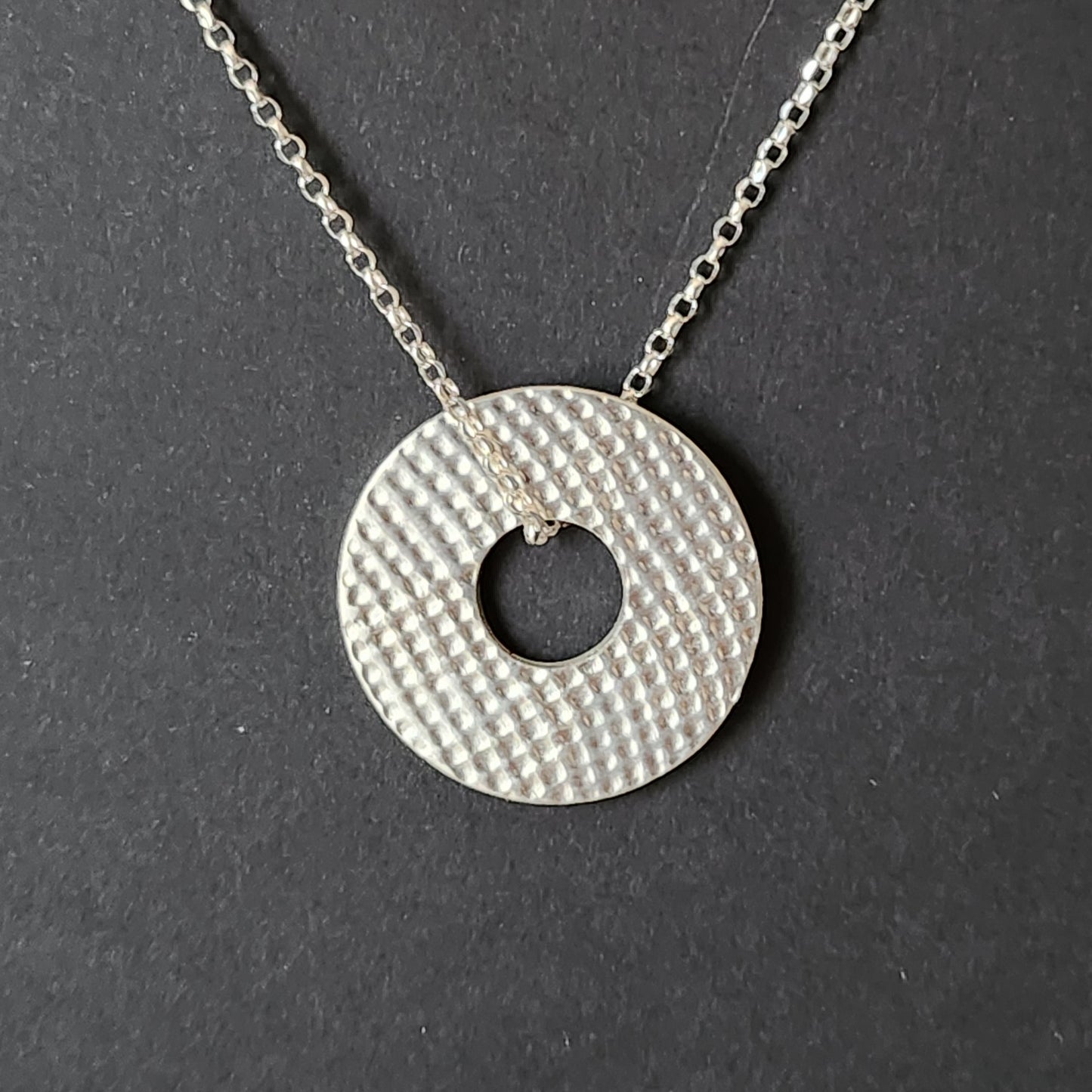Collier en Argent Massif avec pendentif double face, motif dentelle