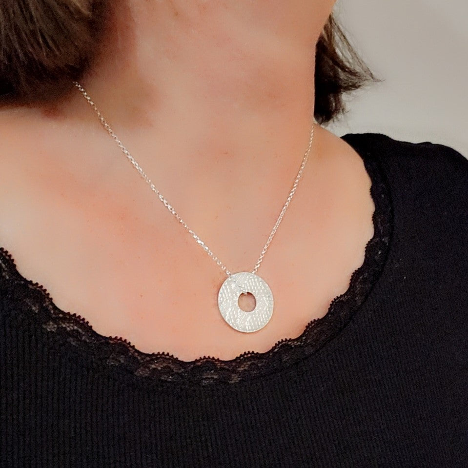 Collier en Argent Massif avec pendentif double face, motif dentelle