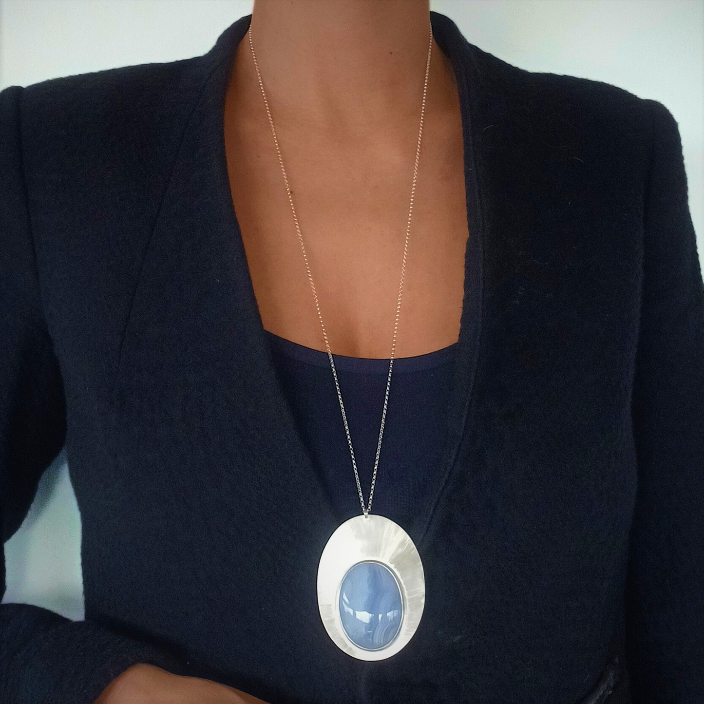 Collier solaire en Argent Massif et Calcédoine bleue. Pièce unique