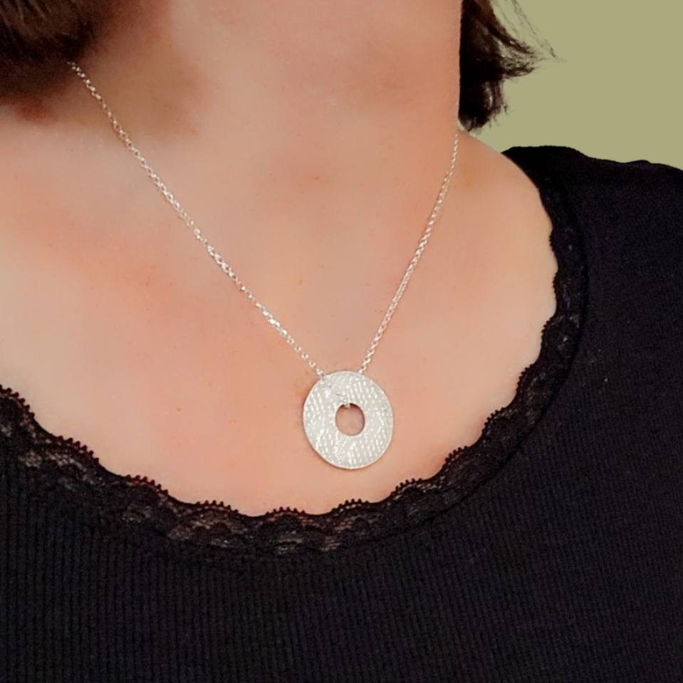 Collier en Argent Massif avec pendentif double face, motif dentelle