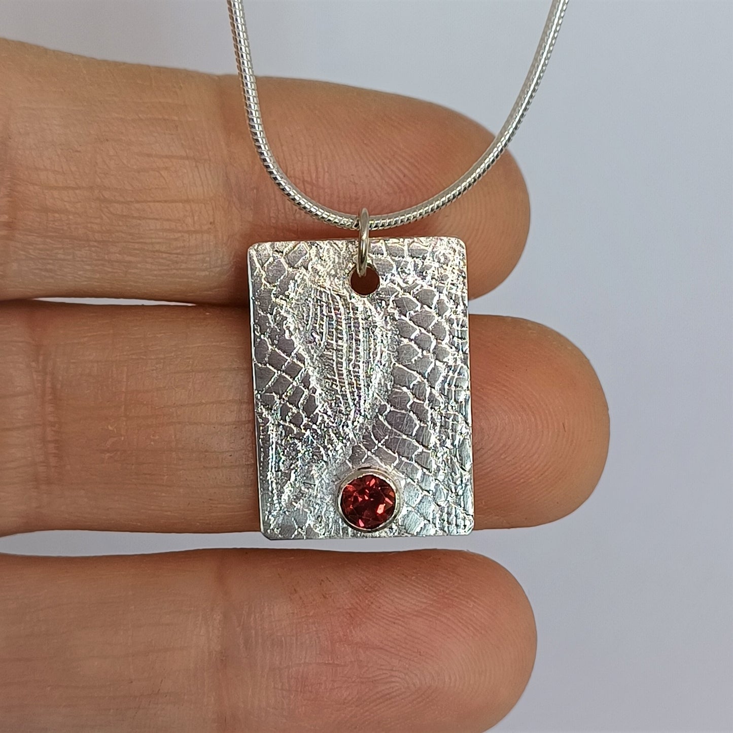Collier en Argent Massif et Grenat. Pièce unique