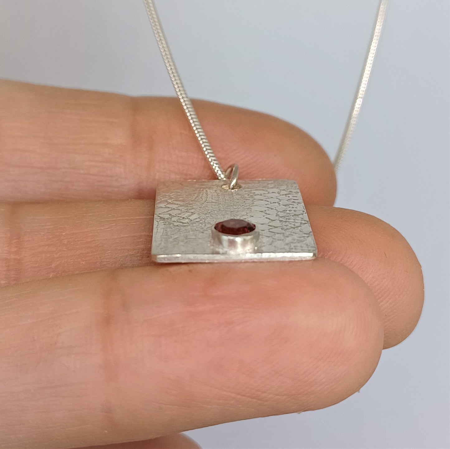 Collier en Argent Massif et Grenat. Pièce unique