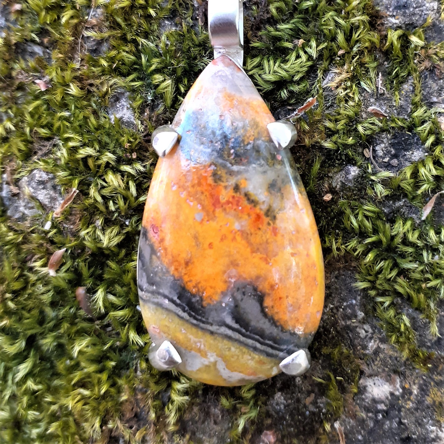 Collier en Argent Massif et Jaspe Bumble Bee. Pièce unique
