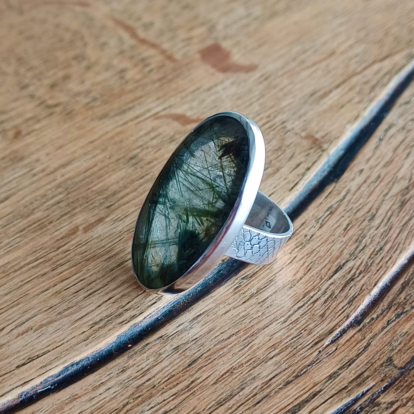 Bague en Argent Massif avec Quartz à inclusions. Pièce unique
