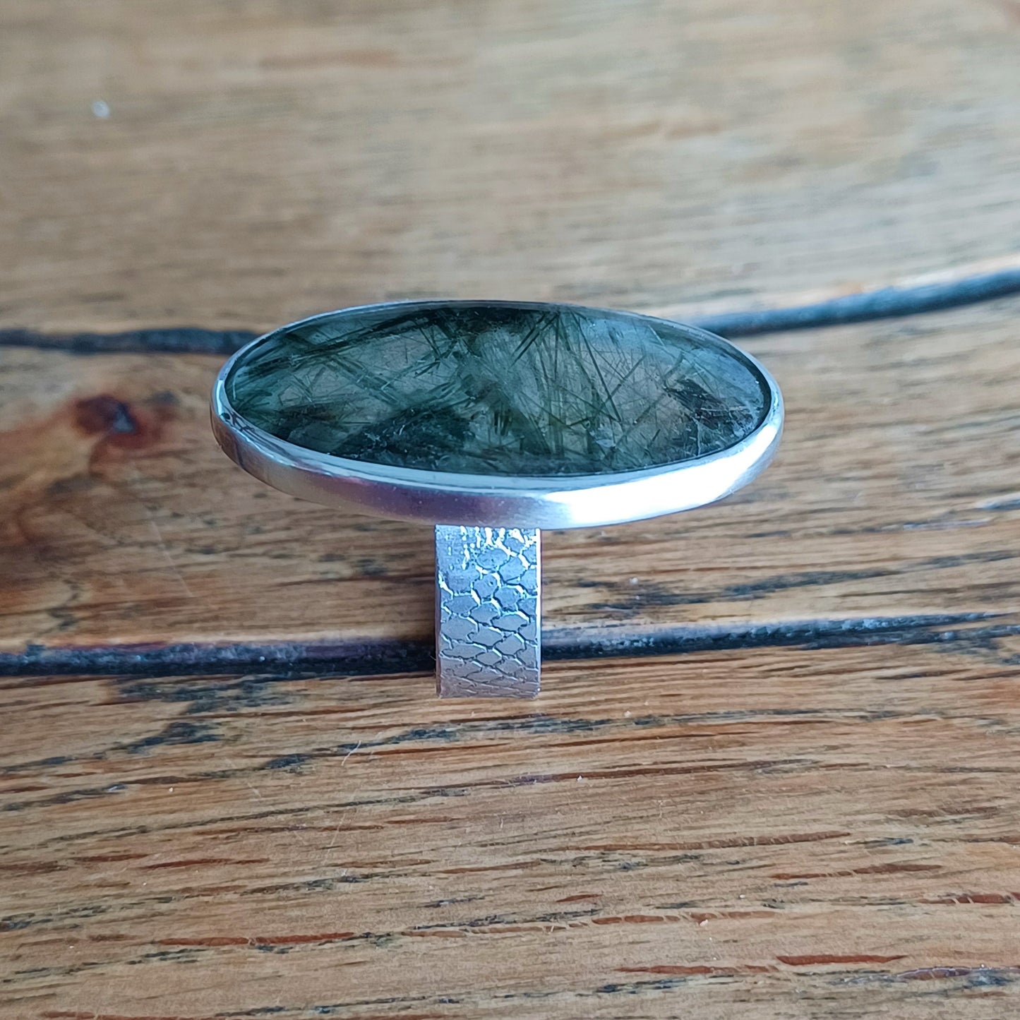 Bague en Argent Massif avec Quartz à inclusions. Pièce unique