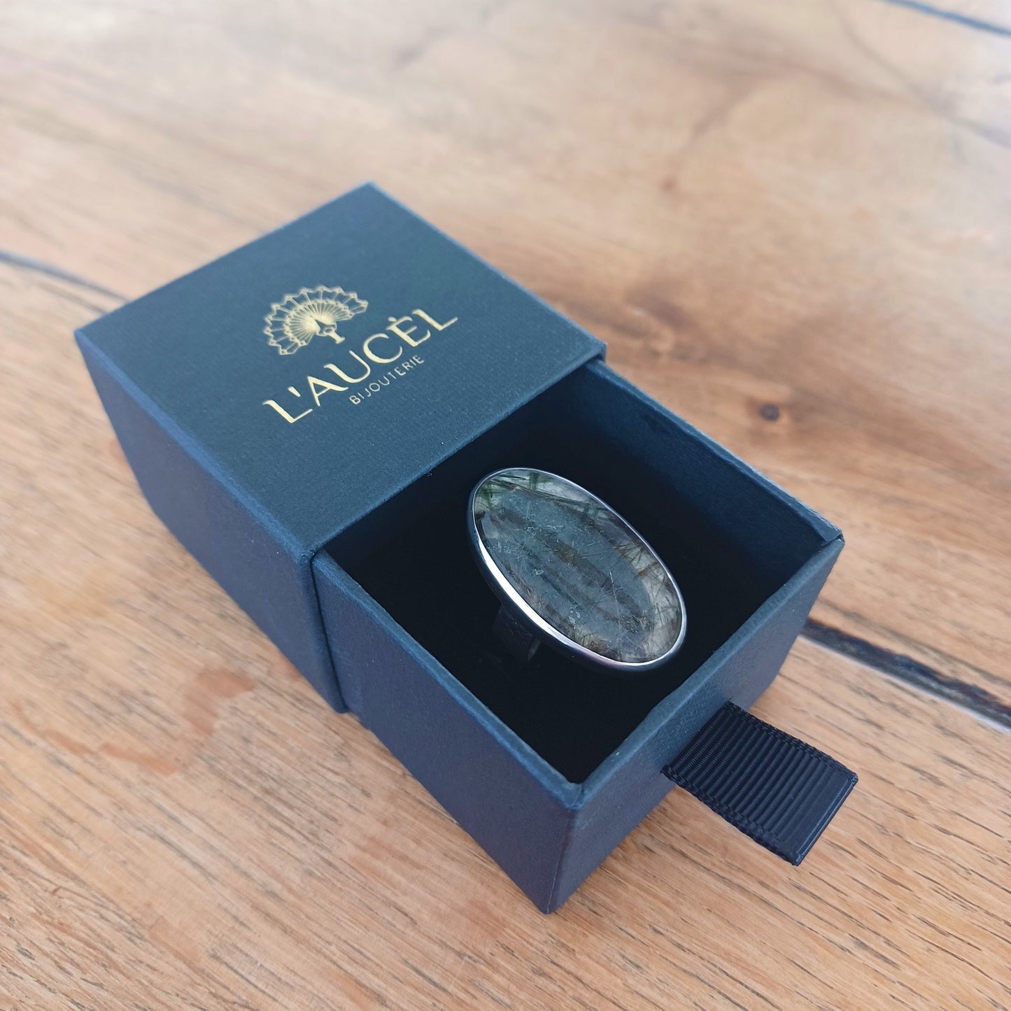 Bague en Argent Massif avec Quartz à inclusions. Pièce unique