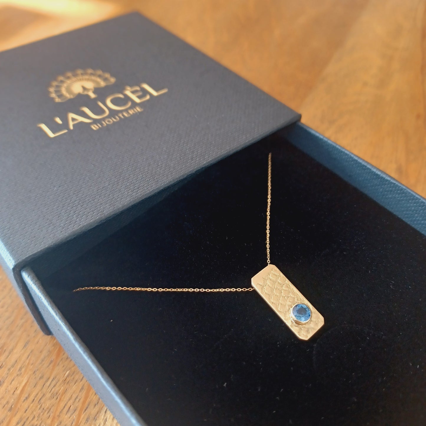 Collier en Or 18K et Saphir