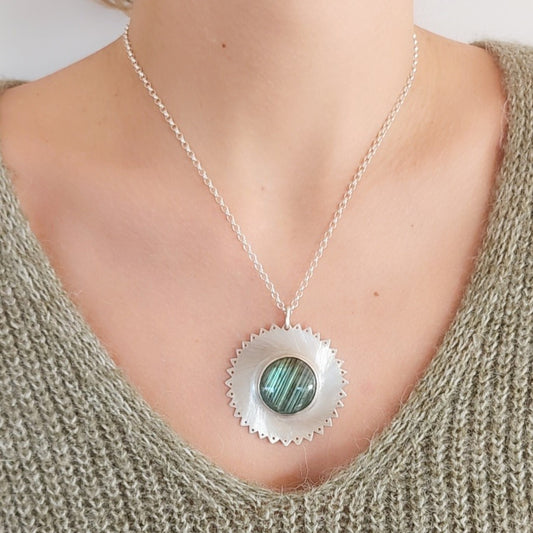 Collier en Argent Massif et Labradorite. Pièce unique