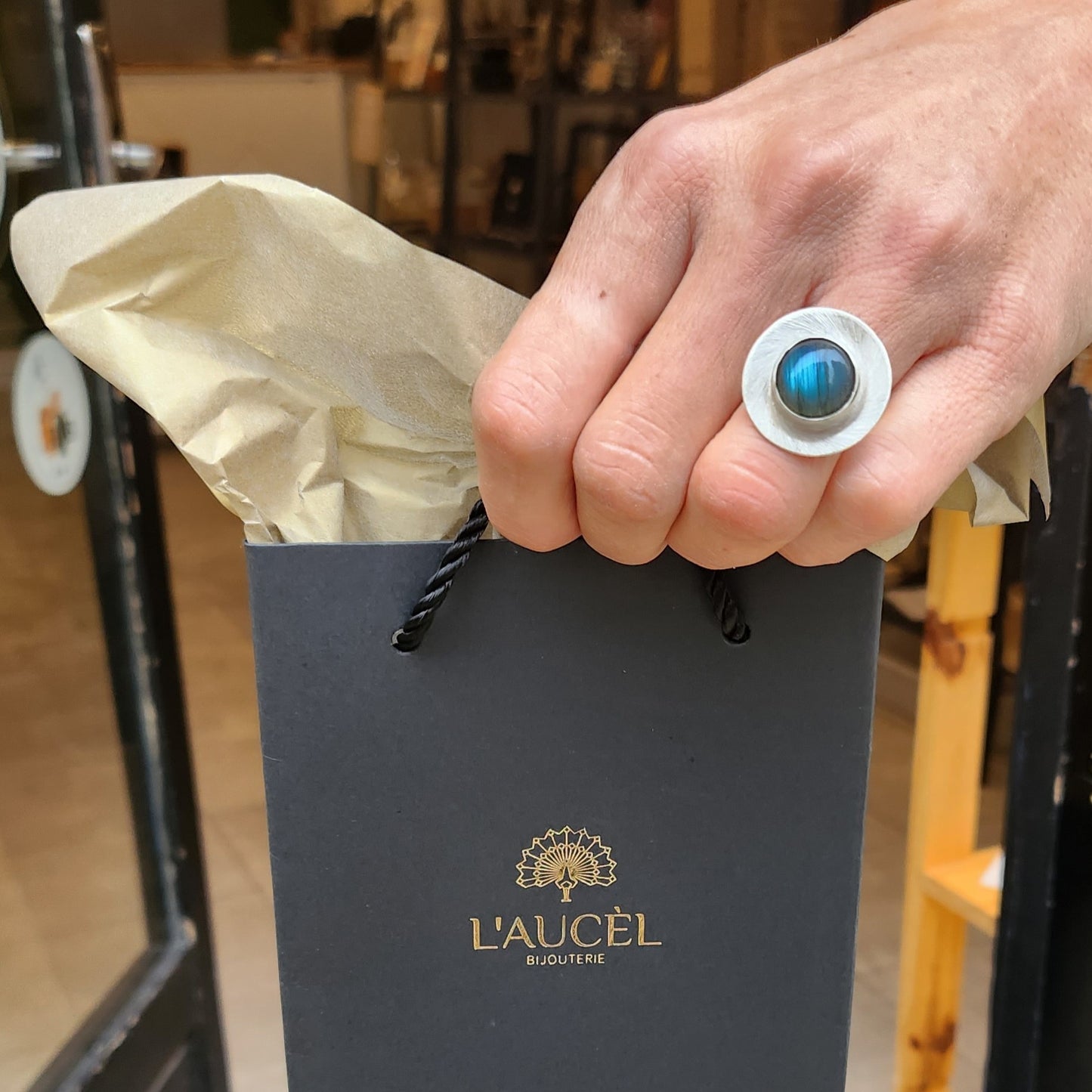 Bague Patricia réglable en plaqué or sertie d'une Labradorite