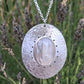 Collier en Argent Massif martelé et Nacre blanche