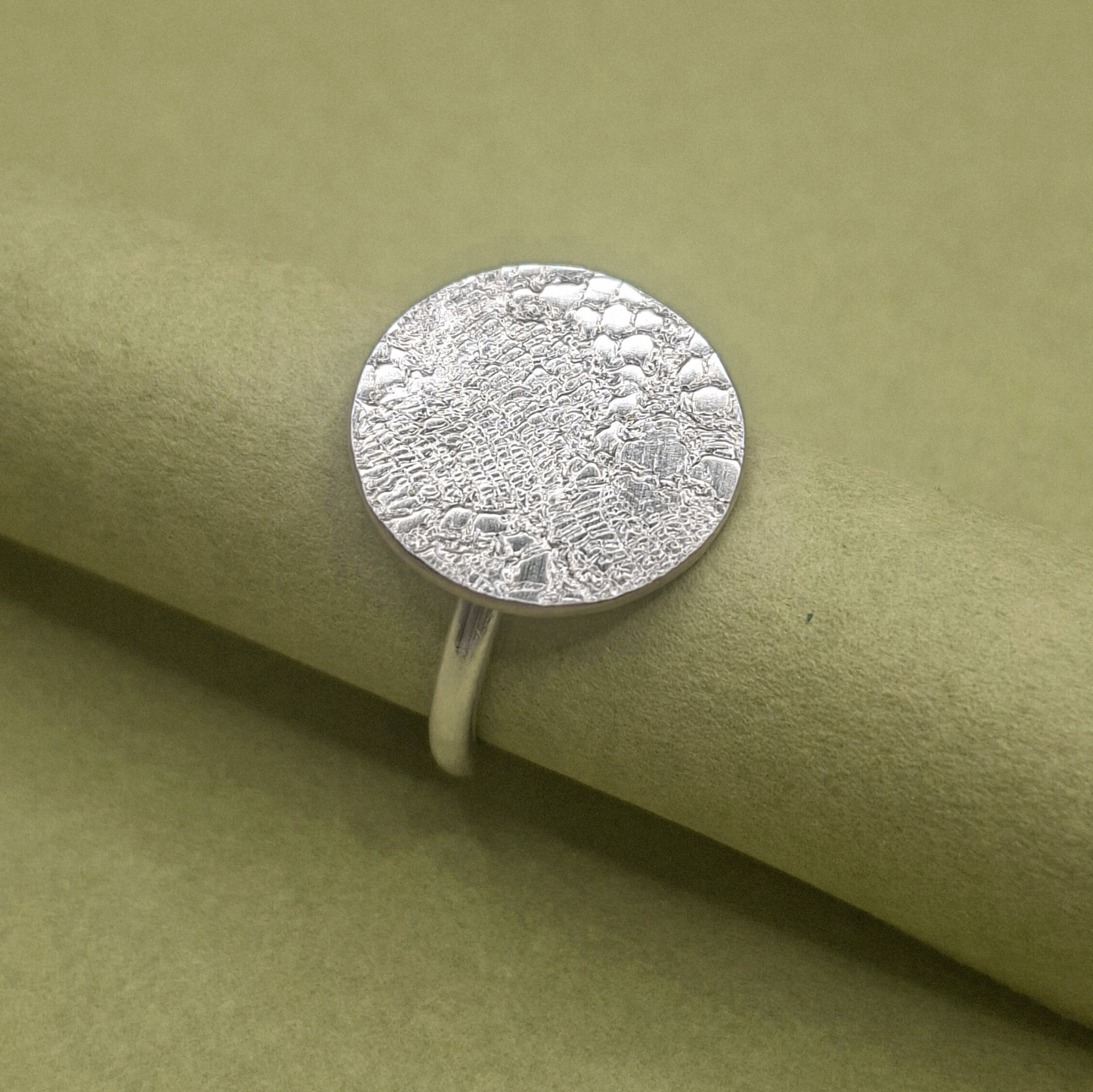 Bague Pastille en Argent Massif, motif dentelle, anneau lisse