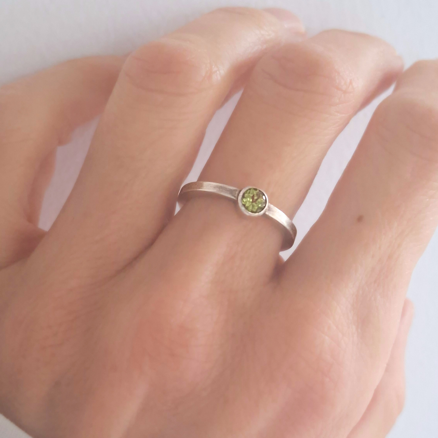 Bague en Argent Massif sertie d'un Péridot