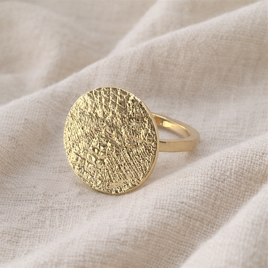 Bague Pastille en Plaqué Or, motif dentelle