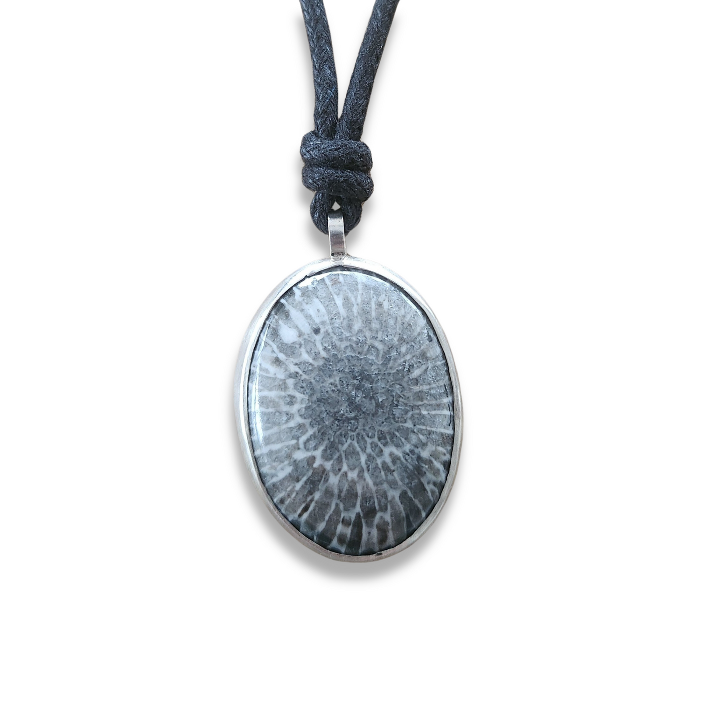 Collier en Argent Massif et Fossile. Pièce unique