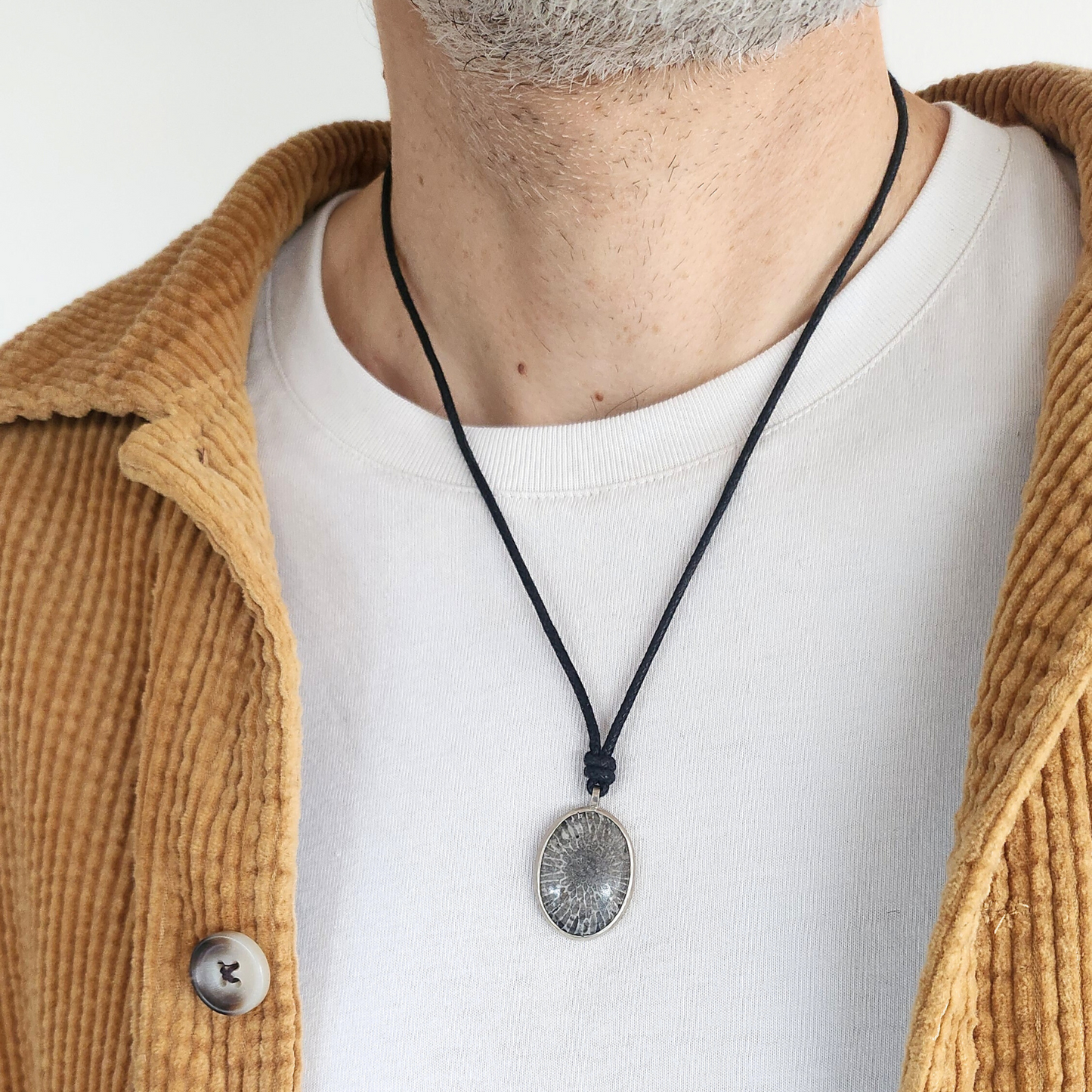 Collier en Argent Massif et Fossile. Pièce unique