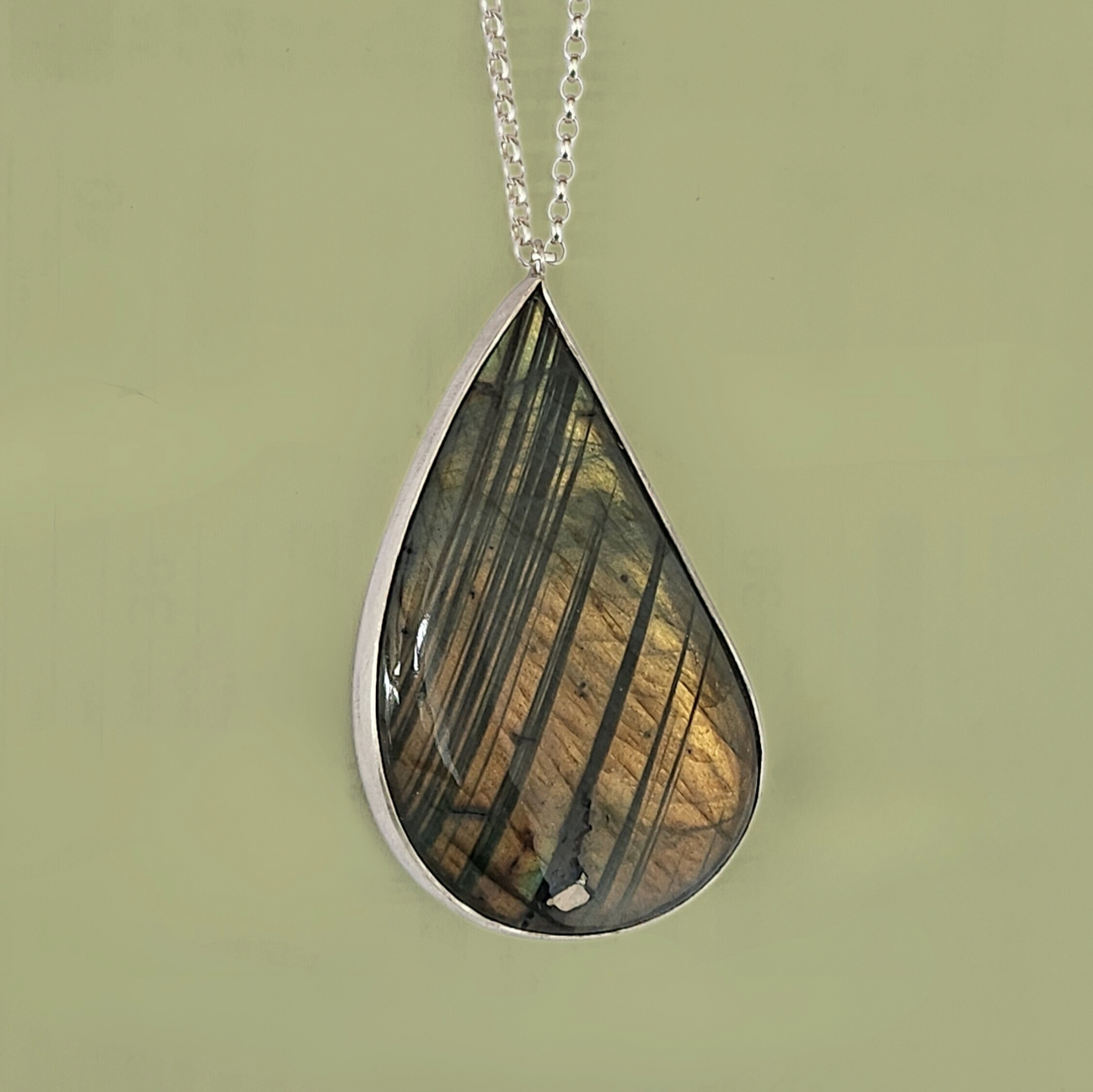 Collier en Argent Massif et Labradorite. Pièce unique