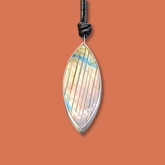 Collier en Argent Massif et Labradorite Marquise. Pièce unique
