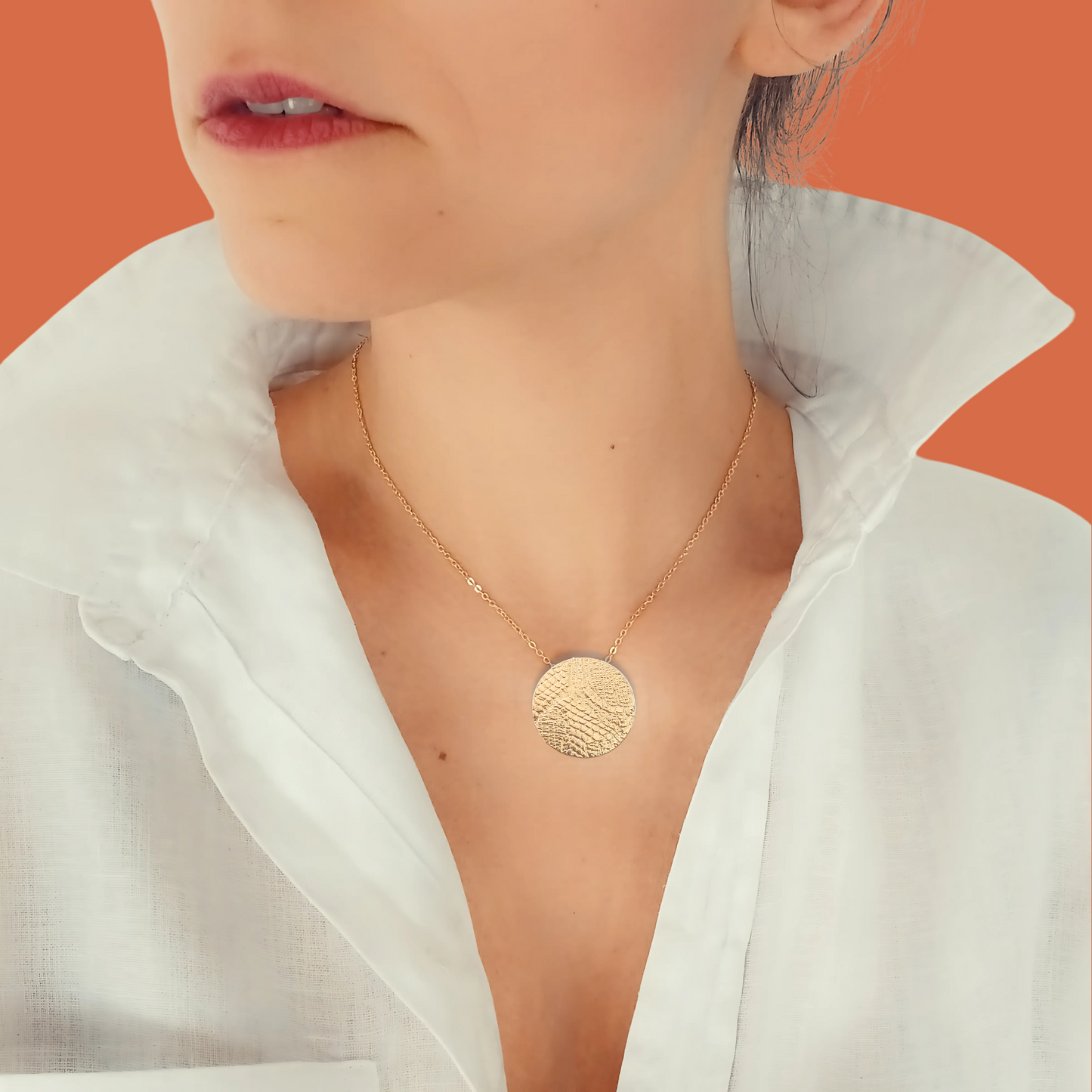 Collier Pastille en Plaqué Or, motif dentelle
