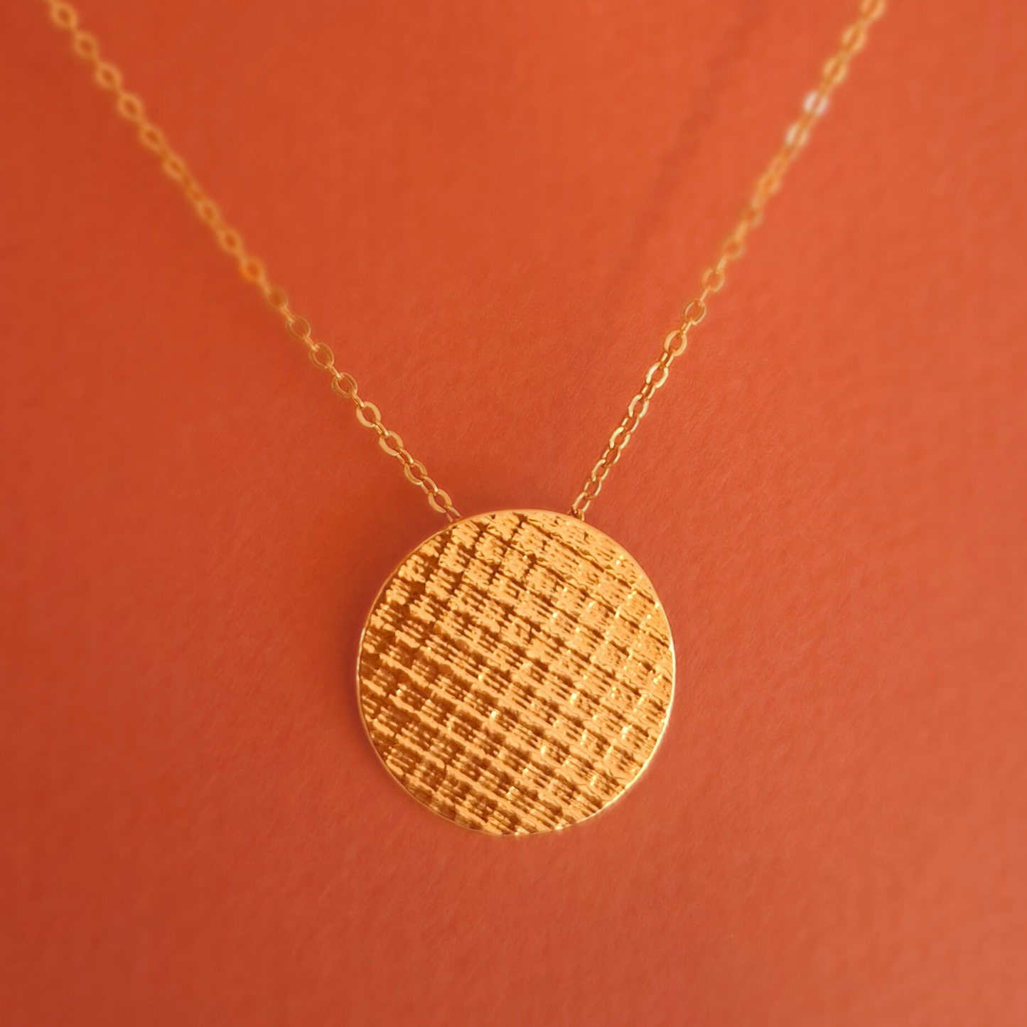 Collier Pastille en Plaqué Or, motif géométrique