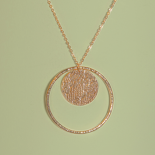 Collier Sautoir solaire en Plaqué Or motif dentelle