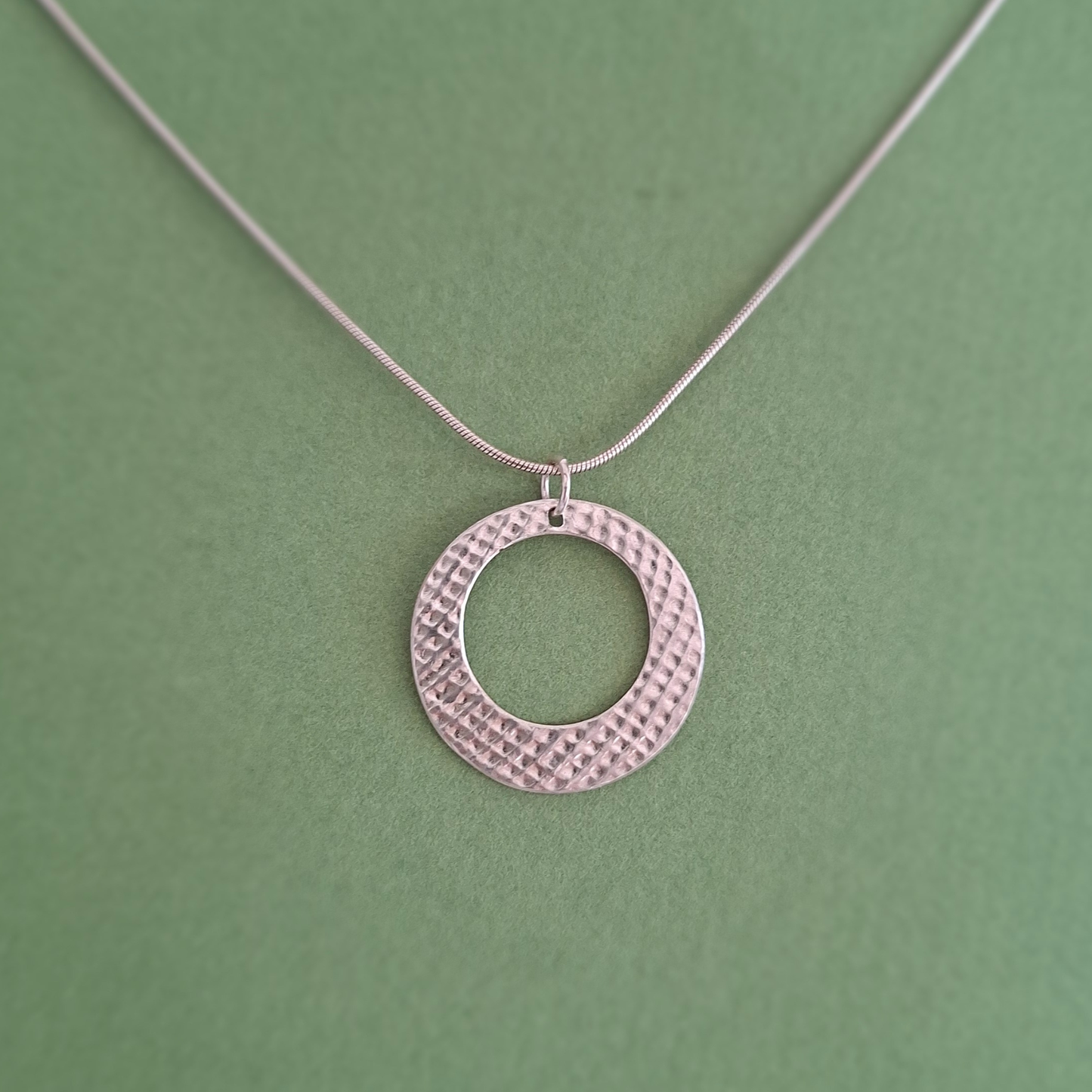 Collier ajouré en Argent double face