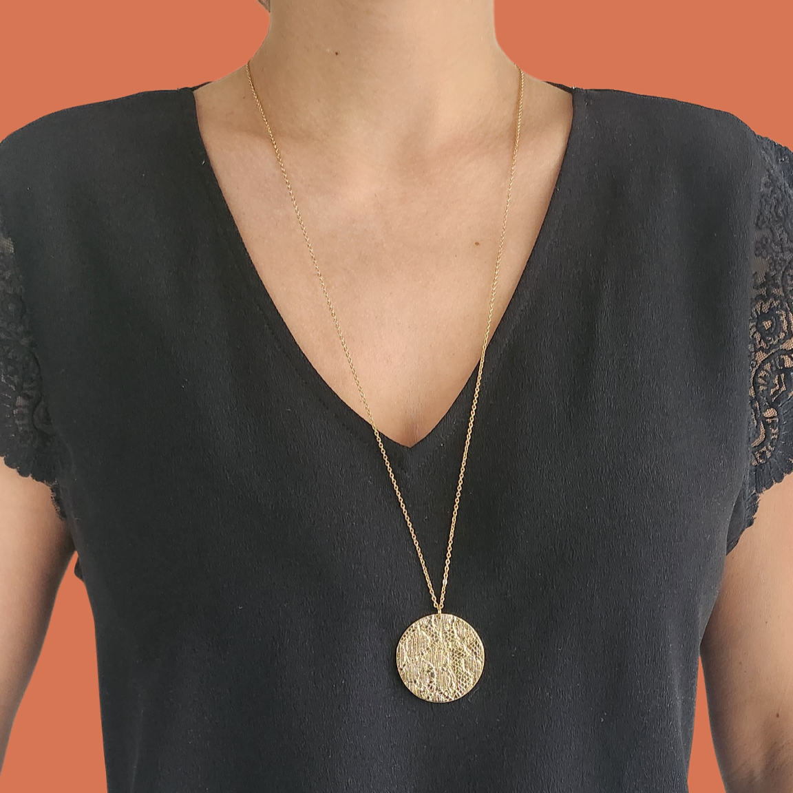 Collier Sautoir en Plaqué Or motif dentelle