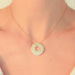 Collier en Plaqué Or avec pendentif double face, motif dentelle