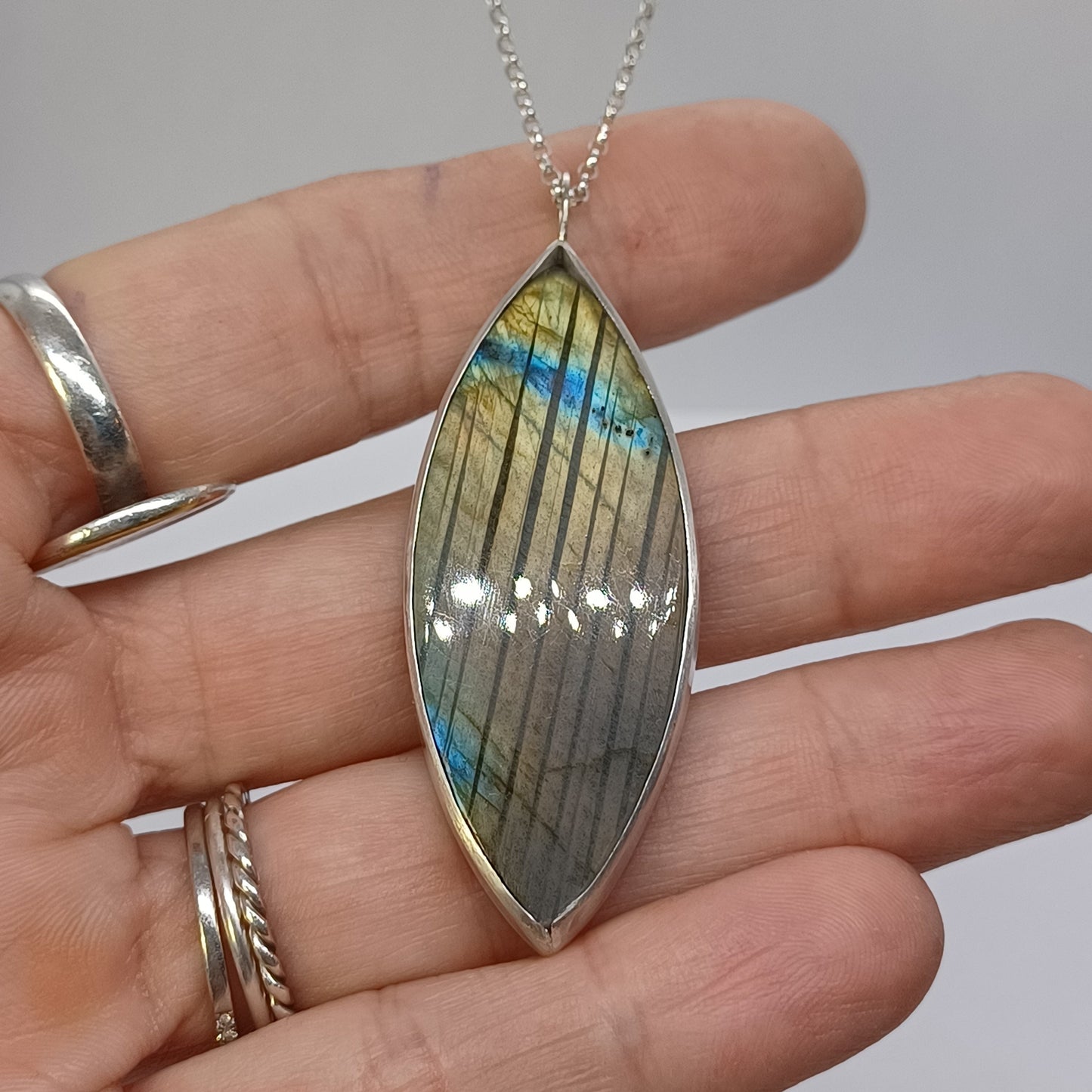 Collier en Argent Massif et Labradorite Marquise. Pièce unique