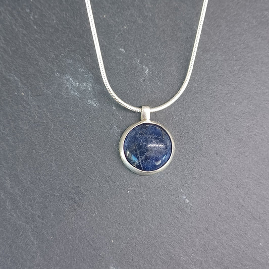 Collier en Argent Massif et Sodalite