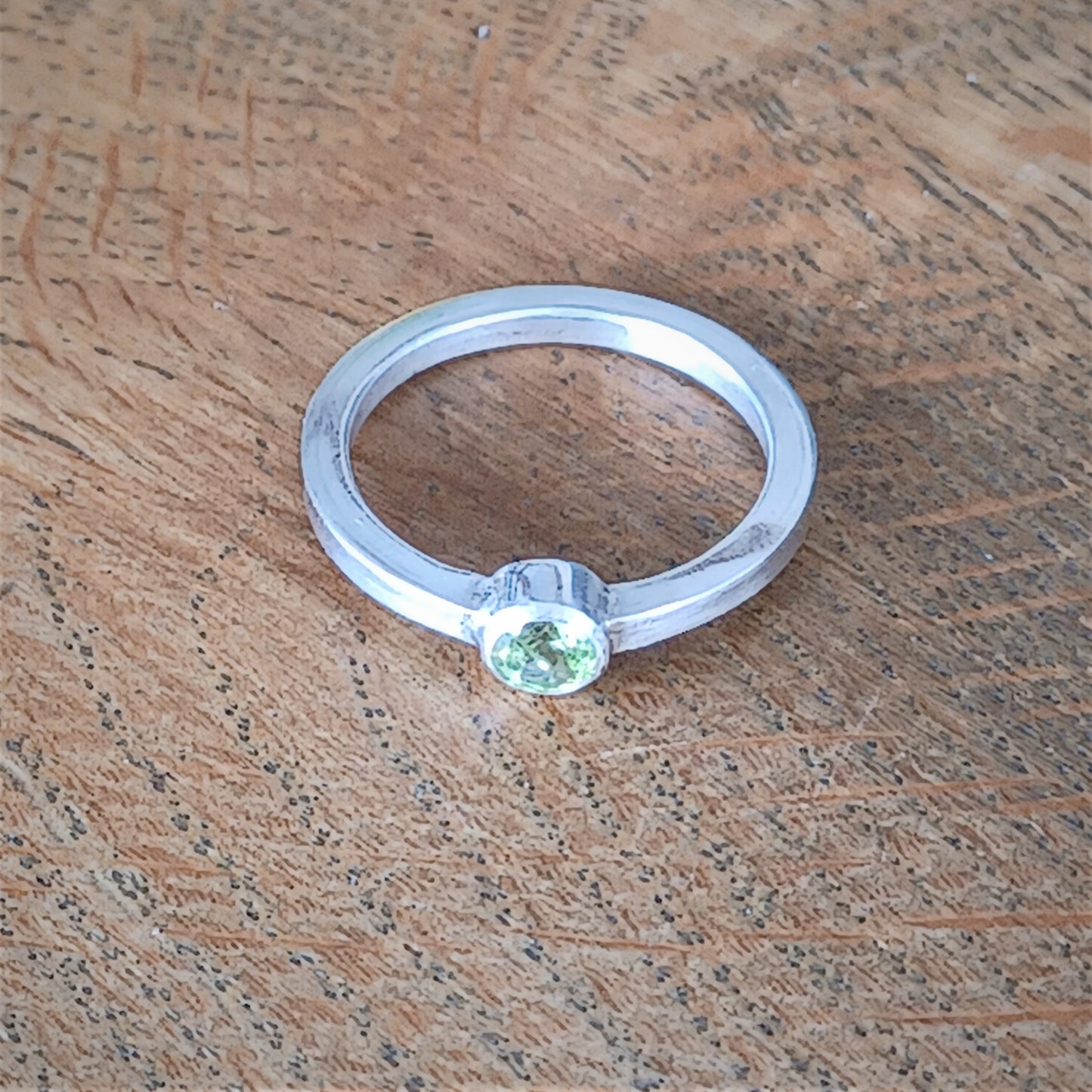 Bague en Argent Massif sertie d'un Péridot