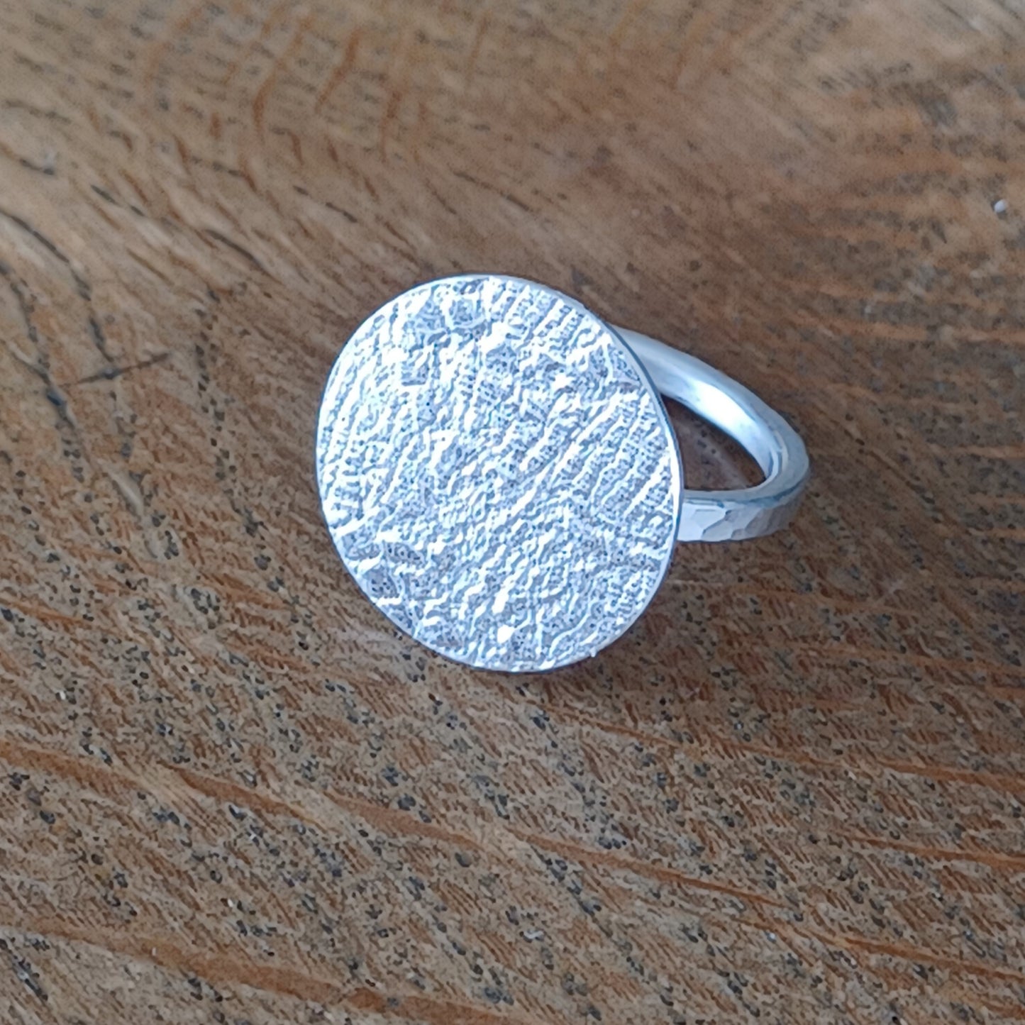 Bague Pastille en Argent Massif, motif dentelle