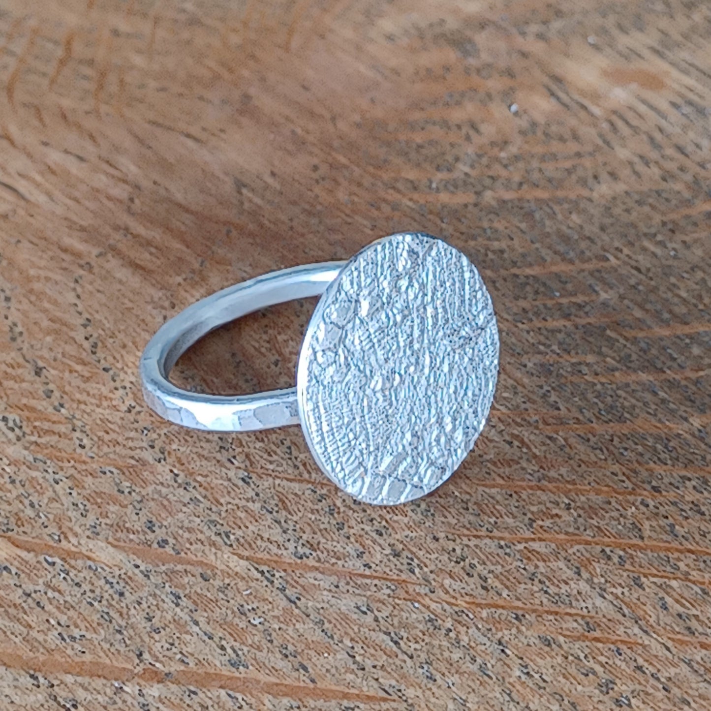 Bague Pastille en Argent Massif, motif dentelle