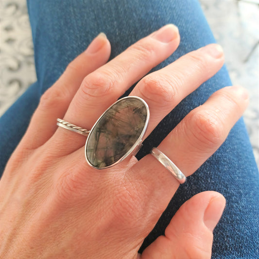 Bague en Argent Massif avec Quartz à inclusions. Pièce unique