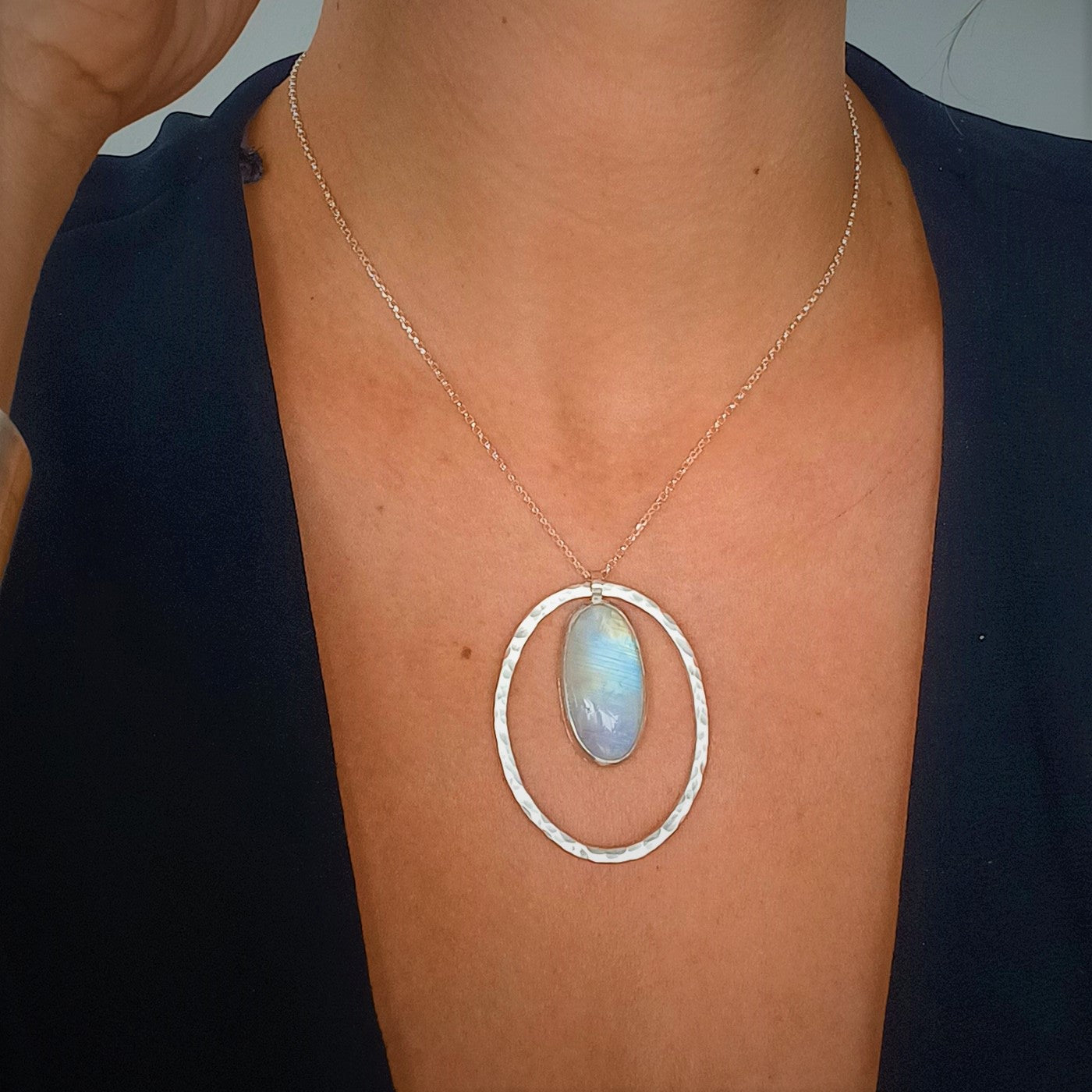 Collier Eclipse en Argent Massif et Pierre de lune. Pièce unique