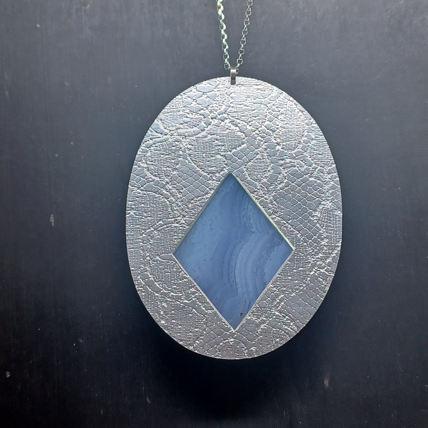 Collier solaire en Argent Massif et Calcédoine bleue. Pièce unique