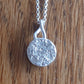 Collier lingot en Argent Massif irrégulier avec motif végétal. Pièce unique