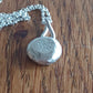 Collier lingot en Argent Massif irrégulier avec motif végétal. Pièce unique