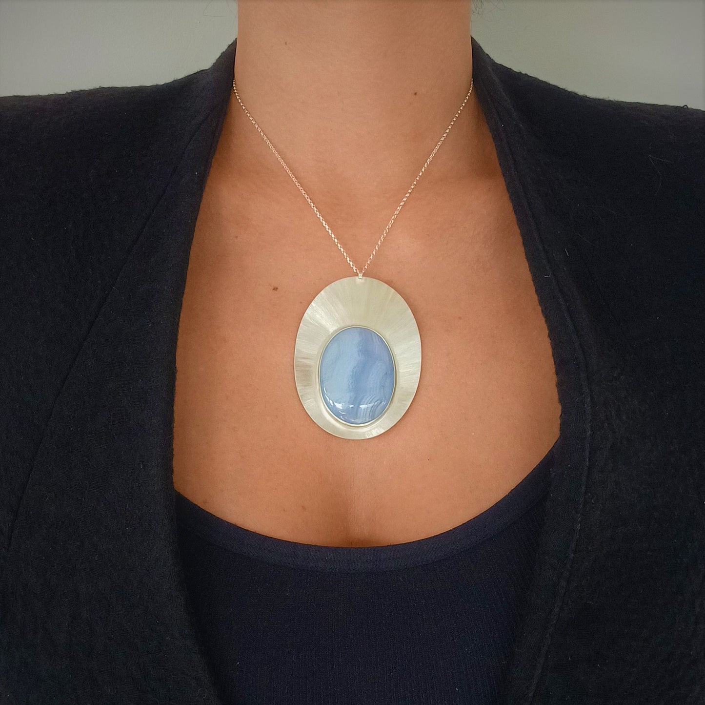 Collier solaire en Argent Massif et Calcédoine bleue. Pièce unique